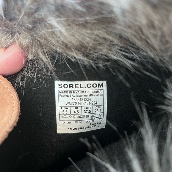 Sorel Joan of Arctic boots, size 6.5 - Picture 3 of 4